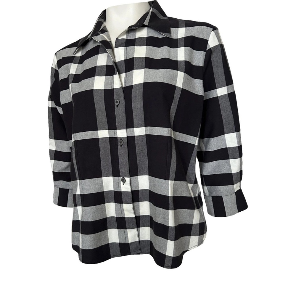 *Rare* Burberry 3/4 sleeve navy blue plaid shirt - gorgeous